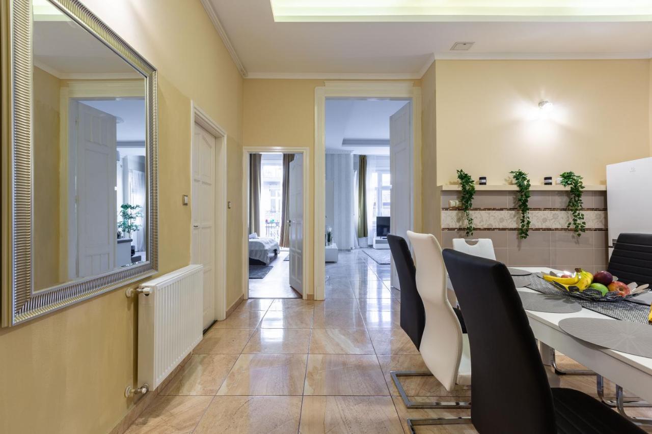 Luxury Downtown Home By Anna Βουδαπέστη Εξωτερικό φωτογραφία