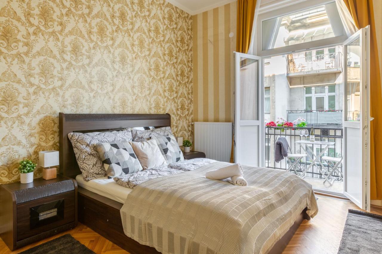 Luxury Downtown Home By Anna Βουδαπέστη Εξωτερικό φωτογραφία