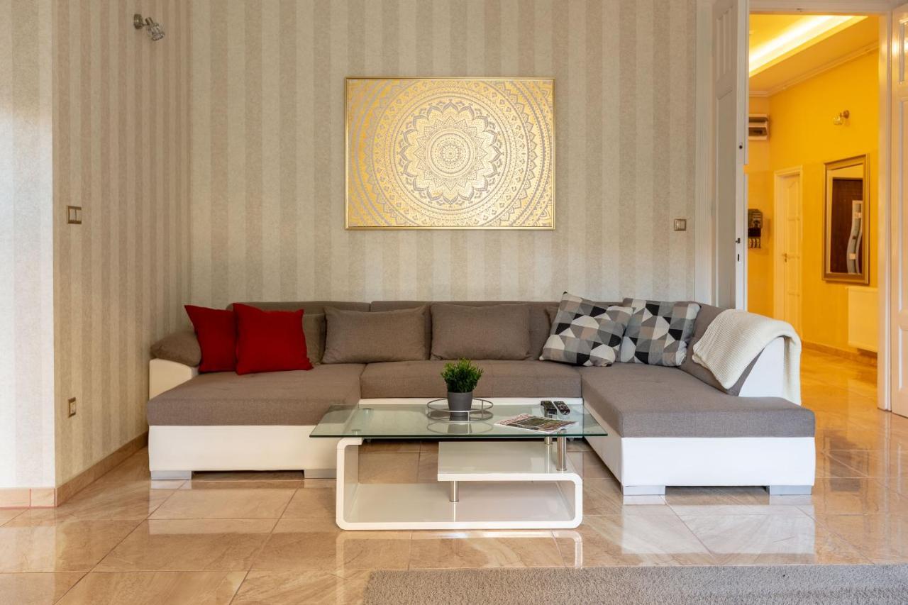 Luxury Downtown Home By Anna Βουδαπέστη Εξωτερικό φωτογραφία